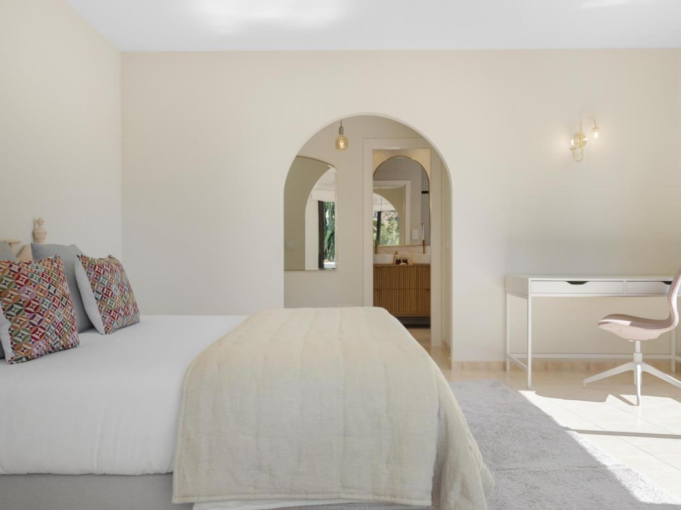 Byron, Private Pool, Walking Distance To Puerto Banus Marbella