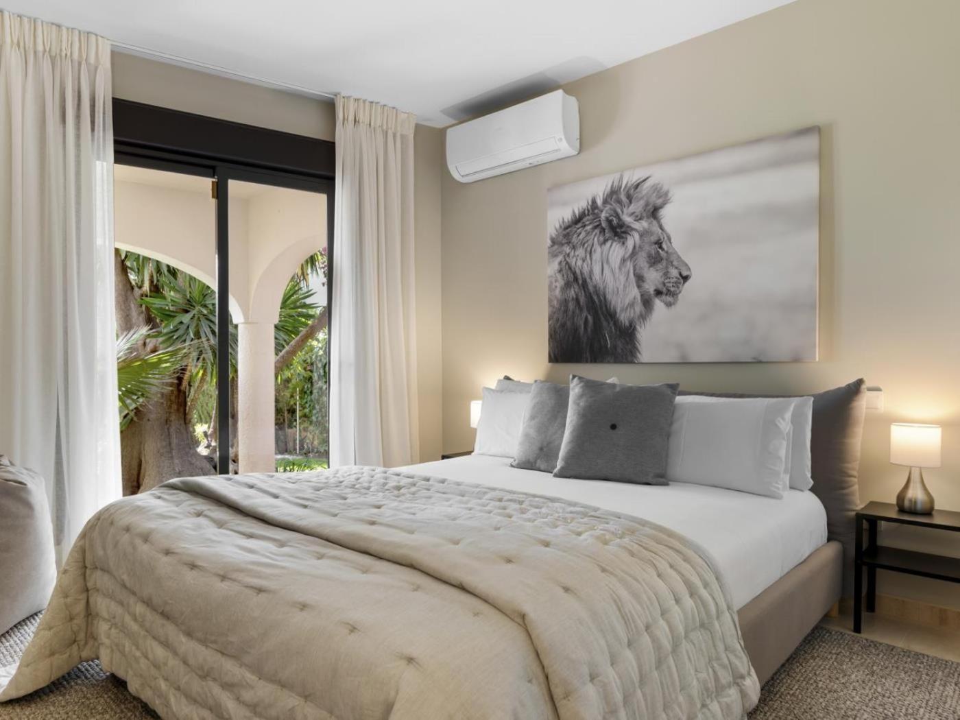 Byron, Private Pool, Walking Distance To Puerto Banus Holiday home