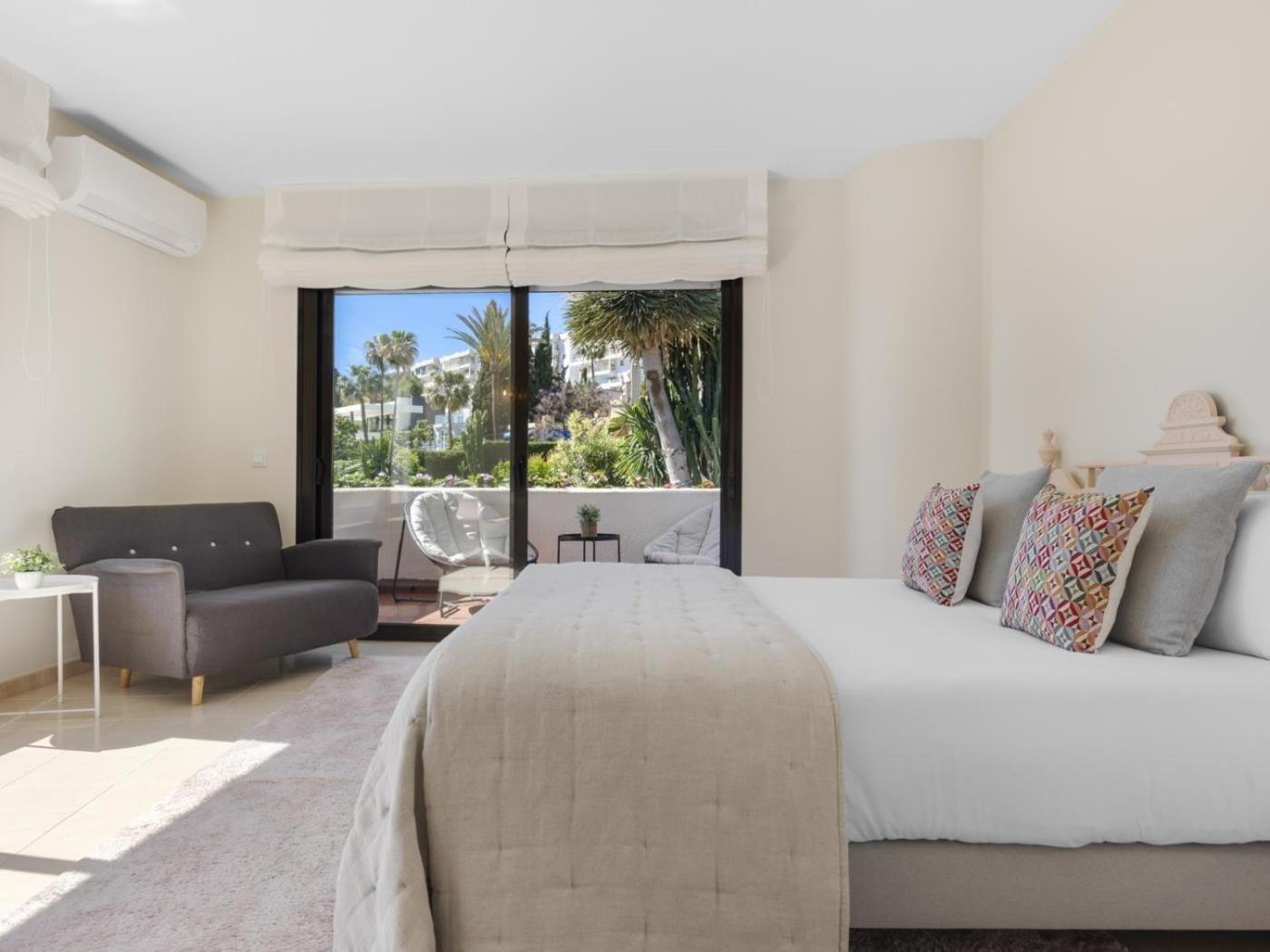 Byron, Private Pool, Walking Distance To Puerto Banus Marbella