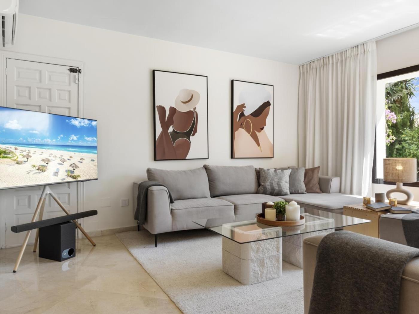 Byron, Private Pool, Walking Distance To Puerto Banus Holiday home Marbella