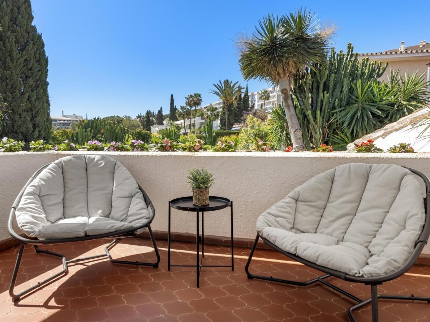 Byron, Private Pool, Walking Distance To Puerto Banus Holiday home
