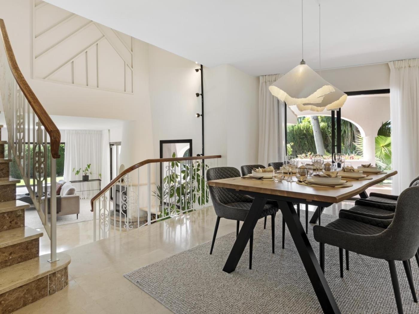 Byron, Private Pool, Walking Distance To Puerto Banus Holiday home